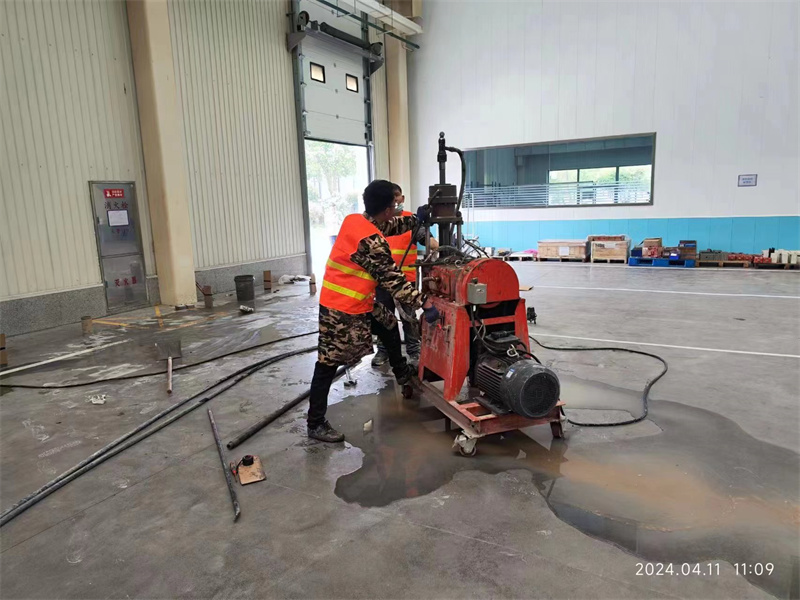 麻城厂房地面下沉塌陷注浆加固施工